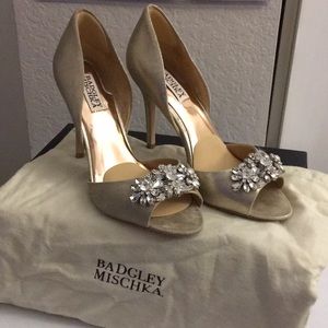BADGLEY MISCHKA GOLD HEELS